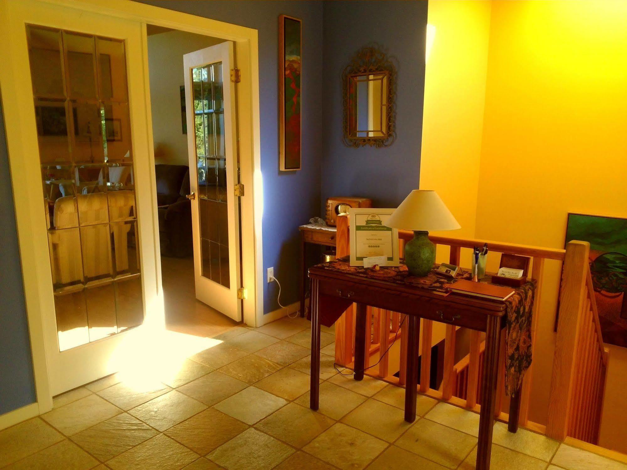 Sechelt Inlet B&B Екстер'єр фото